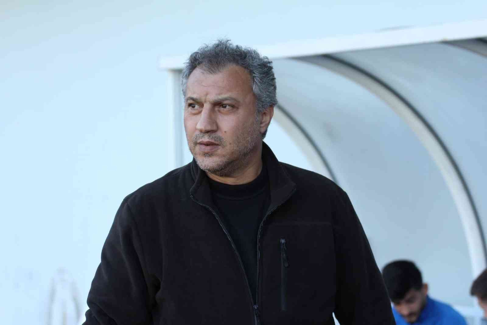 TFF 2. LİG EKİPLERİNDEN PAZARSPOR'DA TEKNİK DİREKTÖR KEMALETTİN ŞENTÜRK, ADIYAMAN FK MÜCADELESİNDE ALINAN 4-0'LIK MAĞLUBİYETİN ARDINDAN İSTİFA ETTİ