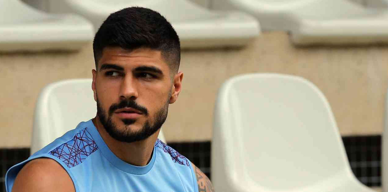 TRABZONSPOR'UN BAŞARILI OYUNCUSU EREN ELMALI, HER FUTBOLCU GİBİ KENDİSİNİN DE AVRUPA'DA OYNAMA HEDEFİ OLDUĞUNU BELİRTEREK, KISA VADEDE İSE TRABZONSPOR İLE ŞAMPİYONLUK YAŞAMAYI İSTEDİĞİNİ SÖYLEDİ