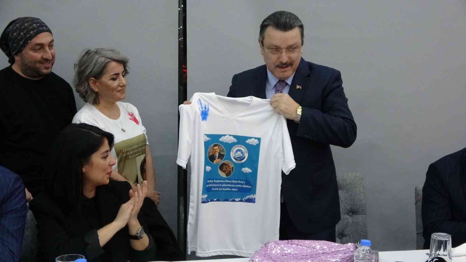 TRABZON'DA YAŞAYAN SMA TİP 1 HASTASI 2 YAŞINDAKİ EGEMEN ÖZTÜRK'ÜN TEDAVİSİYLE İLGİLİ 1 YIL ÖNCE ORTAHİSAR BELEDİYESİNİN KATKILARIYLA BAŞLATILAN KAPMANYADA SONA GELİNDİ