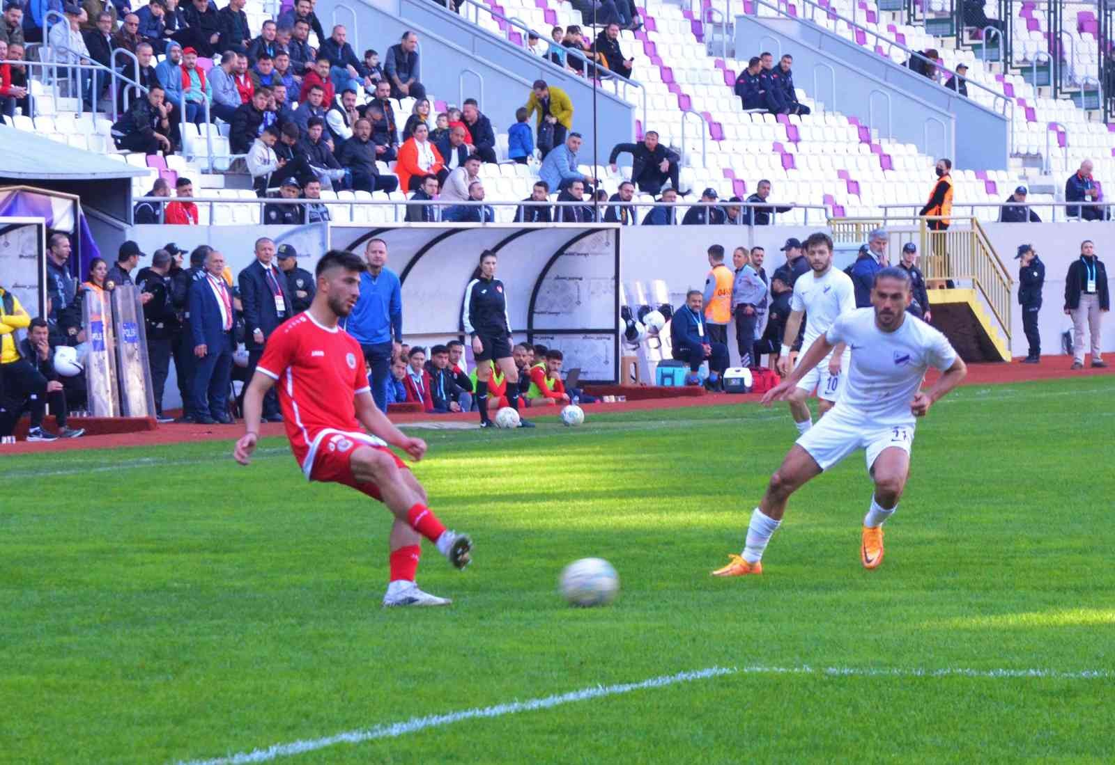 TFF 3. LİG 2. GRUP'TA MÜCADELE EDEN ORDUSPOR 1967, SAHASINDA KONUK ETTİĞİ KARAMAN FUTBOL KULÜBÜ'NÜN 3-2 MAĞLUP ETTİ