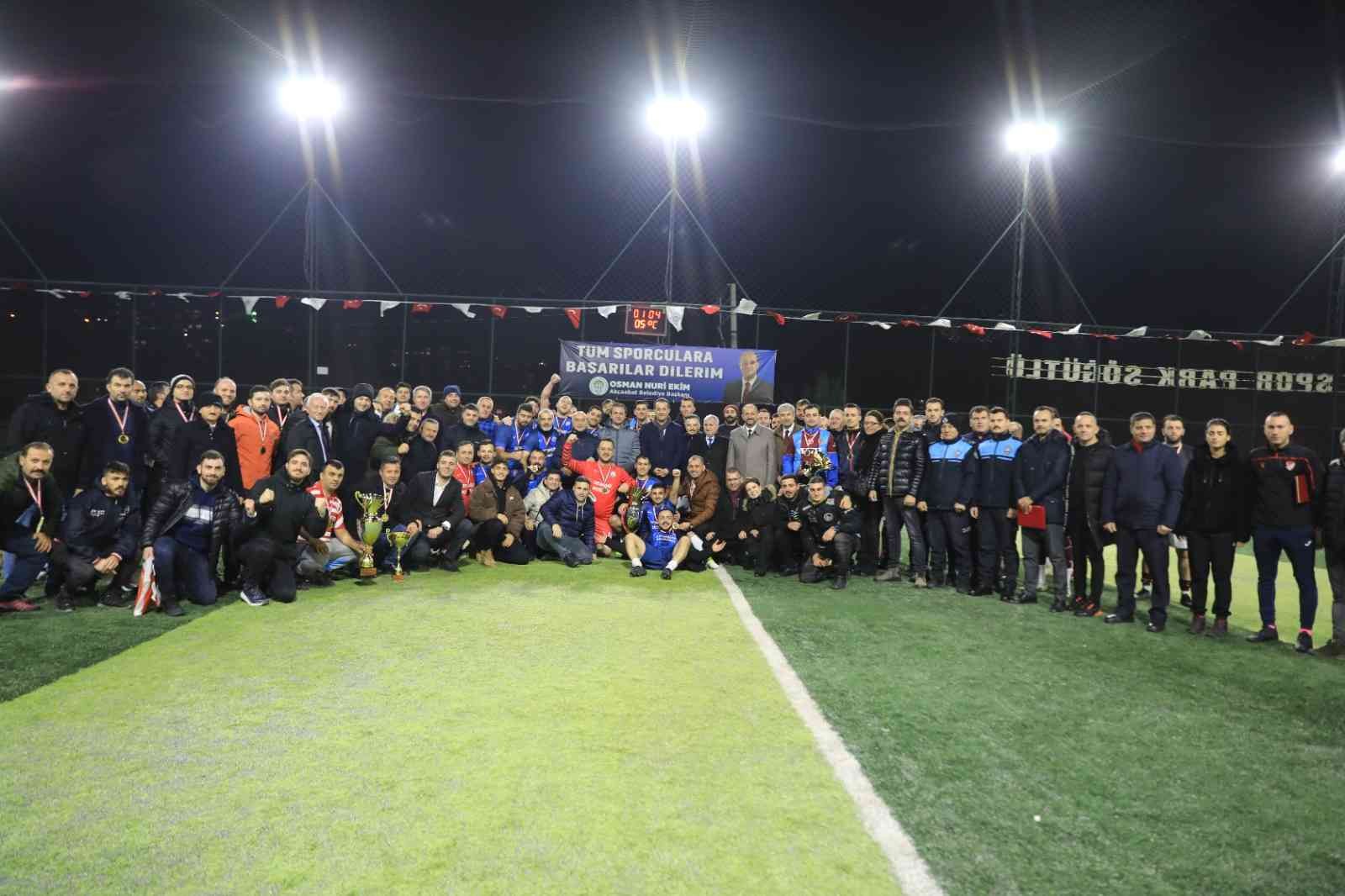 TRABZON’DA BELEDİYELER ARASI FUTBOL TURNUVASI DÜZENLENDİ. AKÇAABAT BELEDİYESİ TARAFINDAN ORGANİZE EDİLEN "BELEDİYELER ARASI FUTBOL TURNUVASI'NDA ŞAMPİYON ORTAHİSAR BELEDİYESİ OLDU