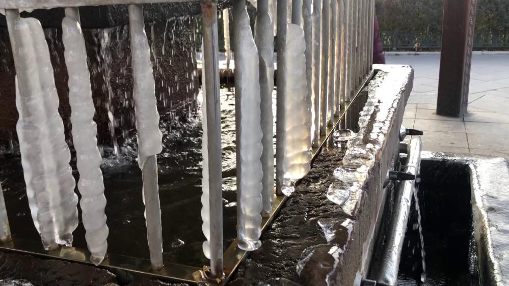 DOĞU BUZ KESTİ: METEOROLOJİ BÖLGE MÜDÜRLÜĞÜ'NDEN ALINAN BİLGİYE GÖRE DÜN GECE EN DÜŞÜK HAVA SICAKLIĞI ERZURUM VE ARDAHAN'DA EKSİ 18, KARS'TA EKSİ 11, ERZİNCAN'DA EKSİ 7, AĞRI VE BAYBURT'TA EKSİ 10 OL
