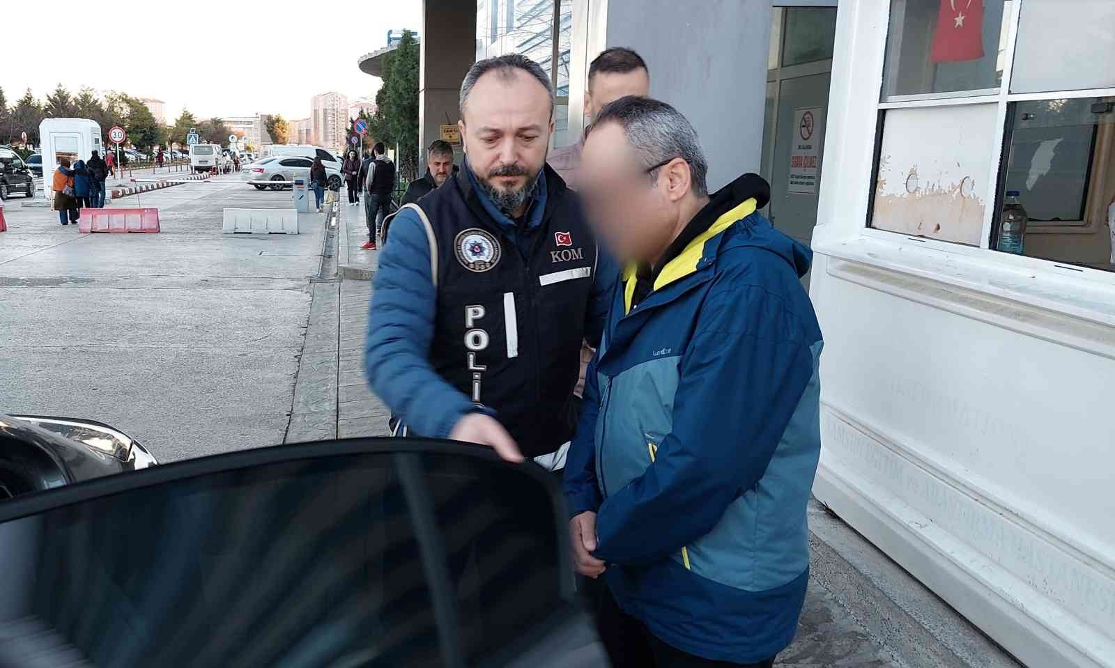 SAMSUN'DA FETÖ SORUŞTURMASI KAPSAMINDA ÖRGÜTÜN GİZLİ HABERLEŞME UYGULAMASI BYLOCK KULLANDIĞI TESPİT EDİLEN 1'İ ESKİ ÖĞRETMEN 2 ŞÜPHELİ GÖZALTINA ALINDI