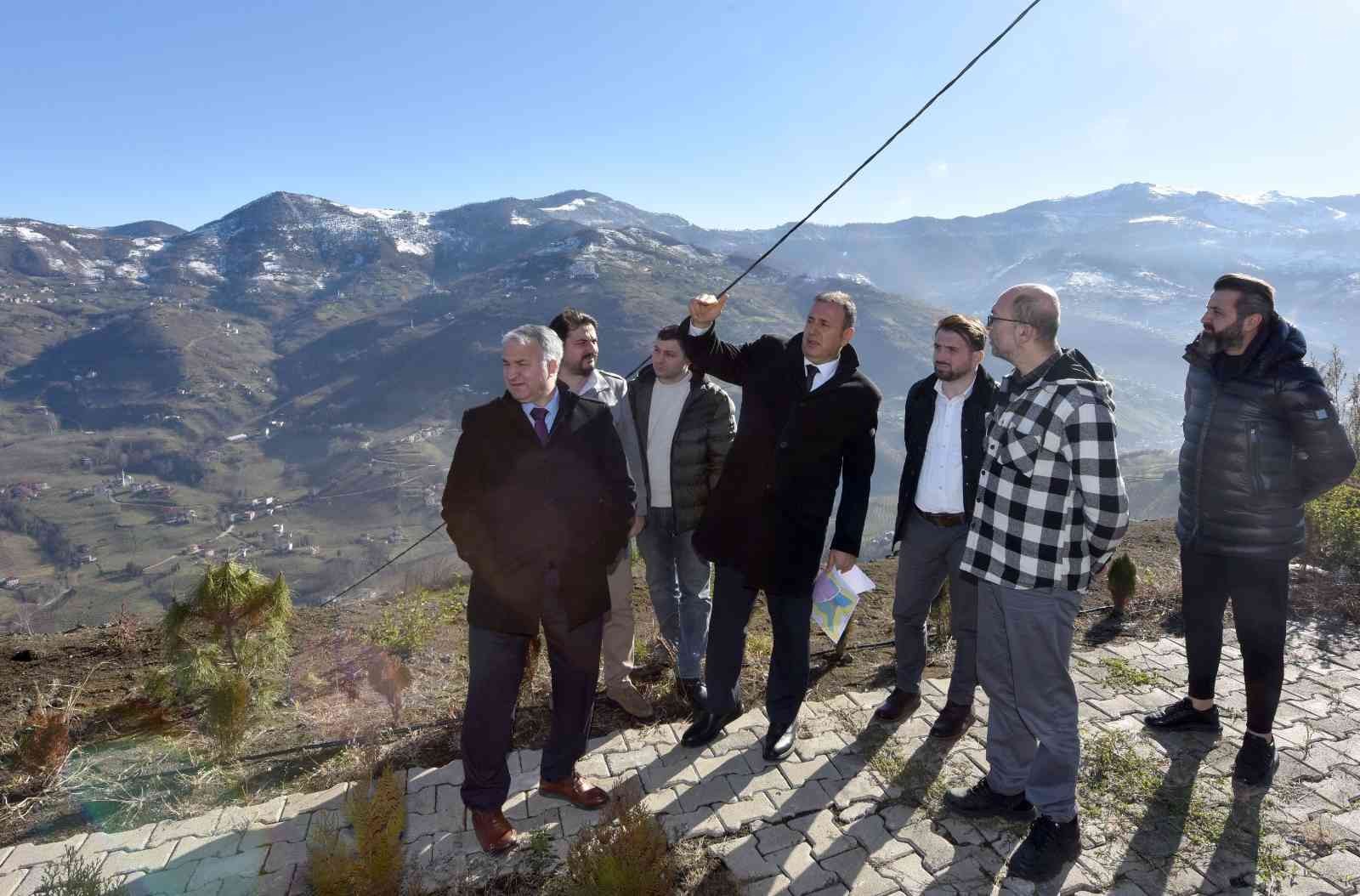 TRABZON TİCARET VE SANAYİ ODASI BAŞKANI ERKUT ÇELEBİ, DAĞLARIN ZİRVESİNDE YATIRIMCILARA ARAZİ SAĞLAMAK İÇİN UĞRAŞ VERİYORUZ