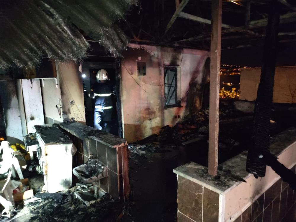 SAMSUN'UN CANİK İLÇESİ DERELER MAHALLESİ'NDE GECE MEYDANA GELEN YANGINDA 77 YAŞINDAKİ SEBAİTTİN TAŞLI YANARAK HAYATINI KAYBETTİ