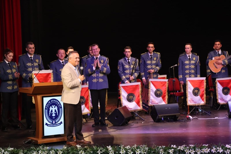 POLİS MESLEK EĞİTİM MERKEZİ ÖĞRENCİLERİNİN MORAL VE MOTİVASYONUNU ARTTIRMAK AMACIYLA POLİS AKADEMİSİ BANDO VE MIZIKA ORKESTRASI TARAFINDAN RİZE’DE KONSER PROGRAMI DÜZENLENDİ