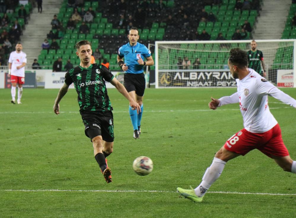 SPOR TOTO 1. LİG'İN 21. HAFTASINDA SAKARYASPOR, KONUK ETTİĞİ ALTINORDU'YU 2-1 MAĞLUP ETTİ