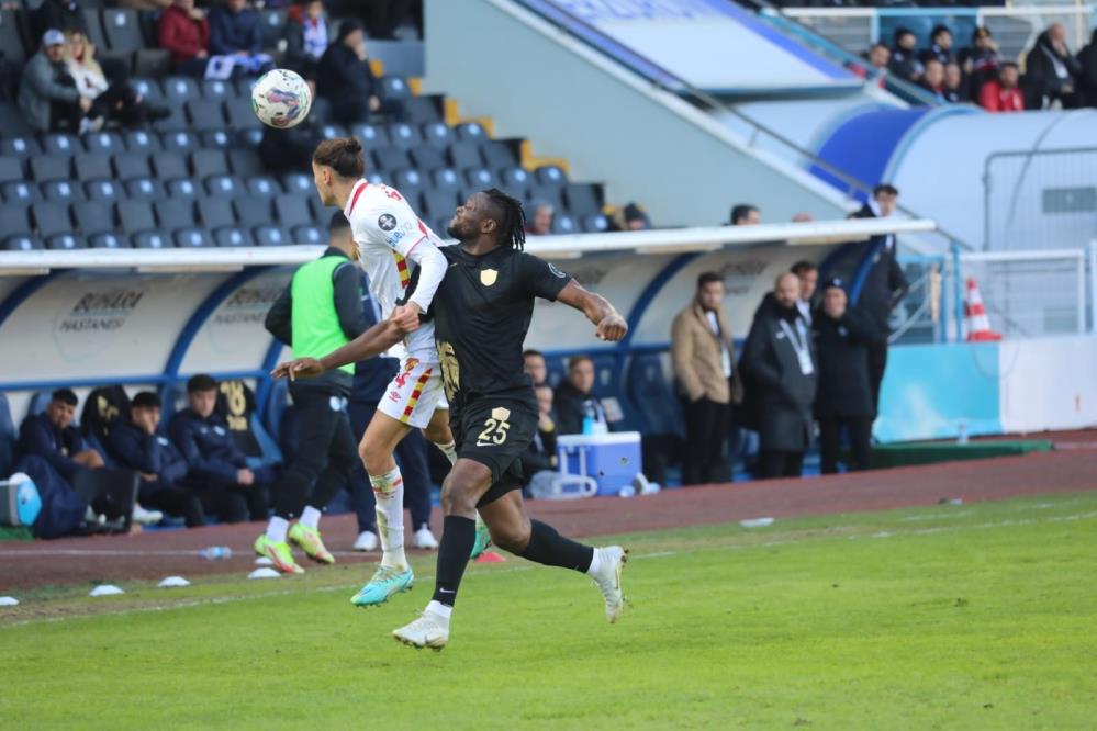 SPOR TOTO 1. LİG'İN 21. HAFTASINDA ERZURUMSPOR FK, KONUK ETTİĞİ GÖZTEPE'Yİ 1-0 MAĞLUP OLDU