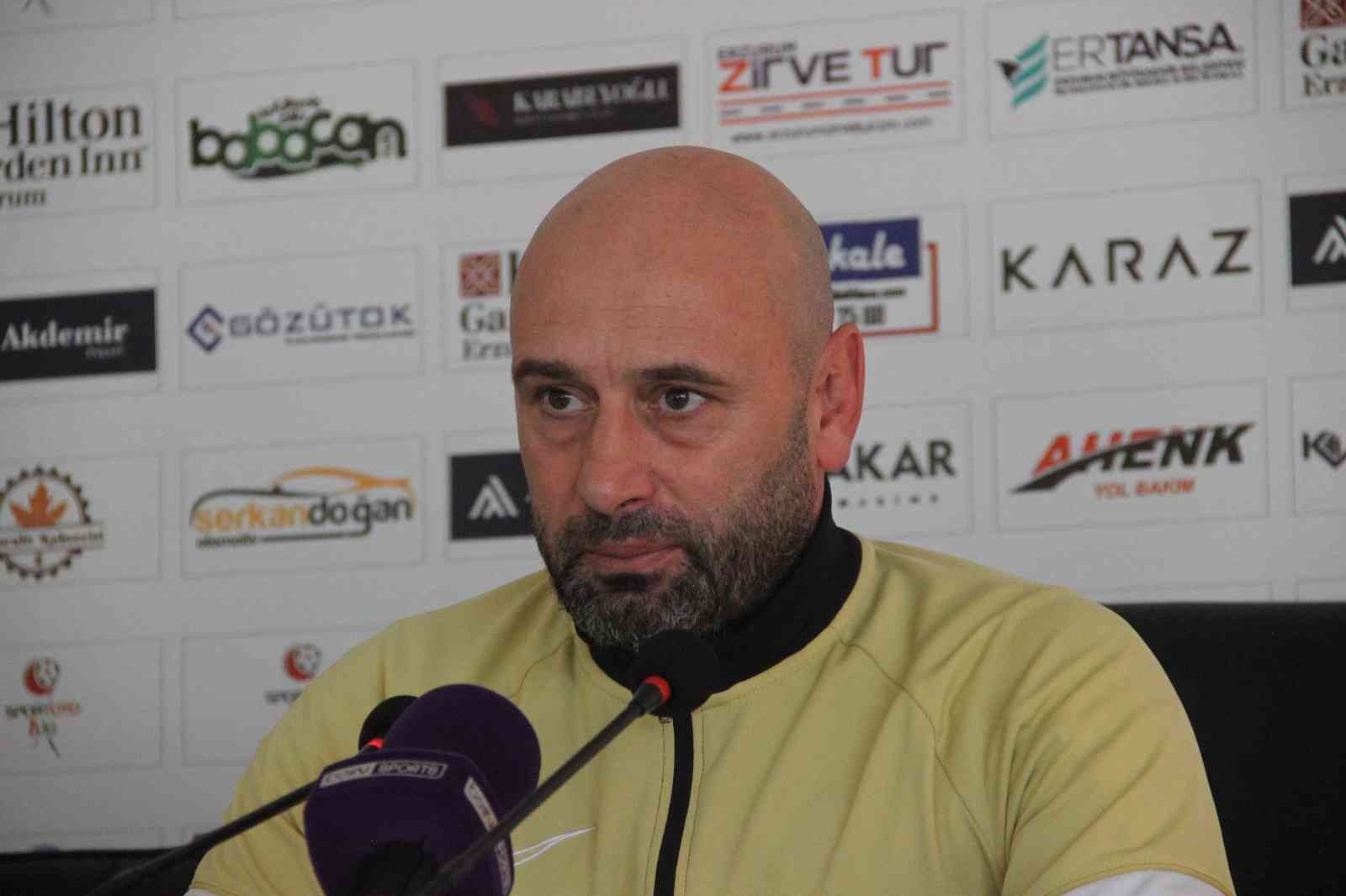 ERZURUMSPOR FK TEKNİK DİREKTÖR MUZAFFER BİLAZER, GÖZTEPE MAÇININ ARDINDAN YAPTIĞI AÇIKLAMADA, "KENDİ SAHAMIZDA KAZANMAMIZ GEREKEN BİR MAÇTI" DEDİ
