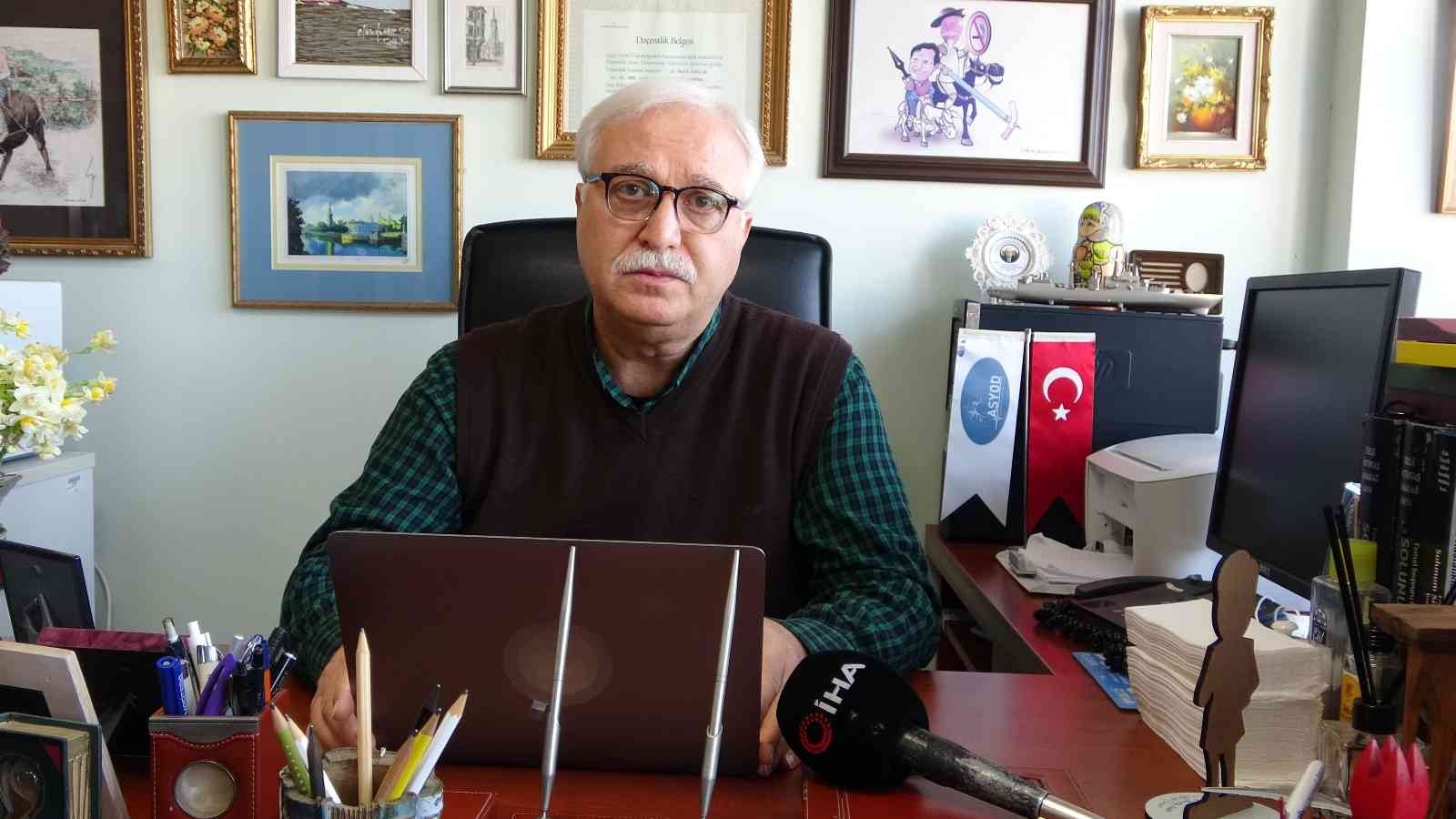 PROF. DR. TEVFİK ÖZLÜ, KIŞ MEVSİMİNDE YOĞUN OLARAK GÖRÜLEN KARBON MONOKSİT ZEHİRLENMELERİNE KARŞI UYARIDA BULUNARAK, ZEHİRLENMELERİN ÖZELLİKLE BİLİNÇSİZ BİR ŞEKİLDE YAKILAN SOBALAR VE İYİ TEMİZLENMEYEN BACALARDAN KAYNAKLANDI