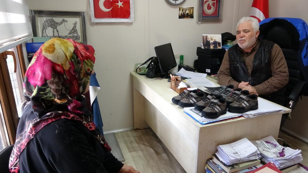 BURADA PARA GEÇMİYOR, NE ALIRSAN ÜCRETSİZ. TRABZON'UN ORTAHİSAR İLÇESİ CUMHURİYET MAHALLESİ MUHTARI KADİR SERT, UYGULADIĞI SIRA DIŞI HİZMETLE DİKKAT ÇEKİYOR