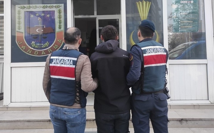 SAMSUN'DA JANDARMA TARAFINDAN OCAK AYINDA ÇEŞİTLİ SUÇLARDAN ARANAN 605 ŞÜPHELİ İLE TERÖR ÖRGÜTÜNE ÜYE OLMAK SUÇUNDAN ARANAN 7 ŞAHIS YAKALANDI