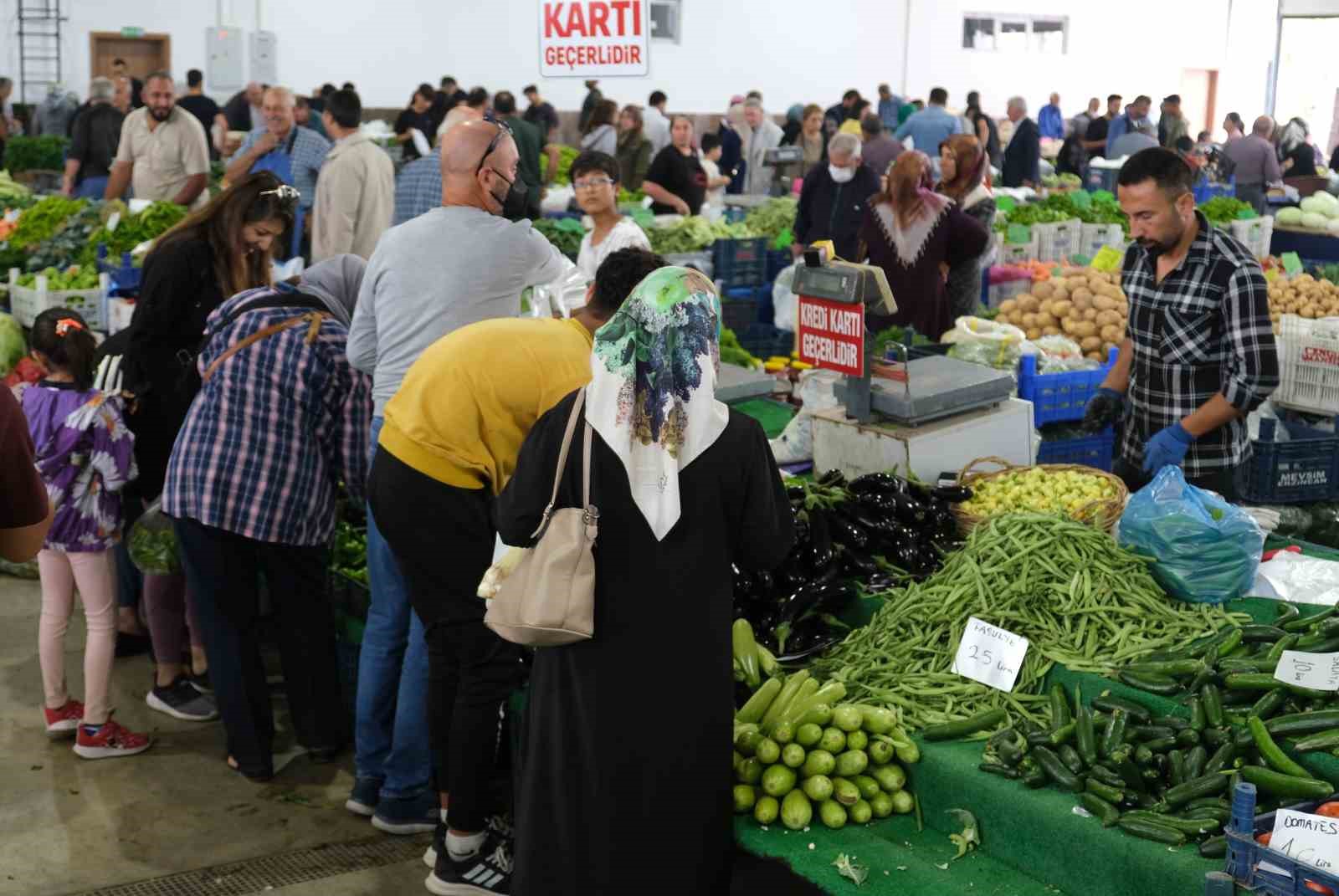 TÜİK VERİLERİNE GÖRE OCAK AYI ENFLASYON ORANI 6,65 OLURKEN YILLIK ENFLASYON YÜZDE 57,68'E GERİLEDİ
