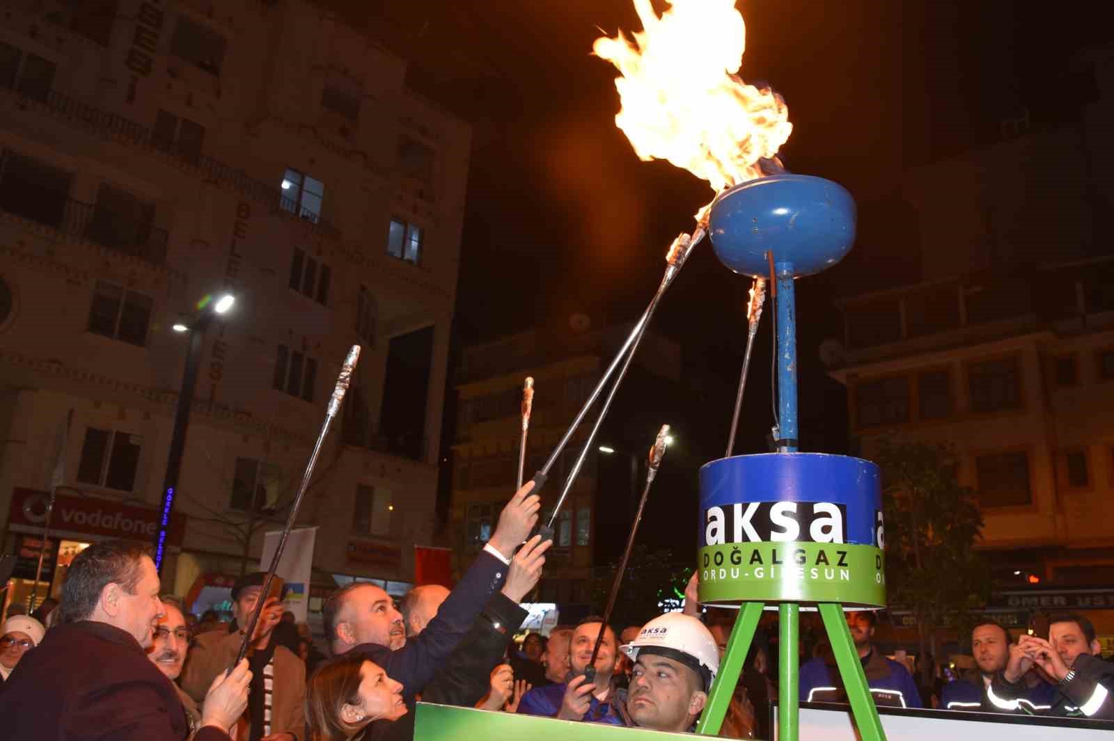 GİRESUN'UN GÖRELE İLÇESİNDE BAŞLATILAN DOĞAL GAZ ÇALIŞMALARI SONUCU İLK GAZ YAKMA TÖRENİ DÜZENLENDİ