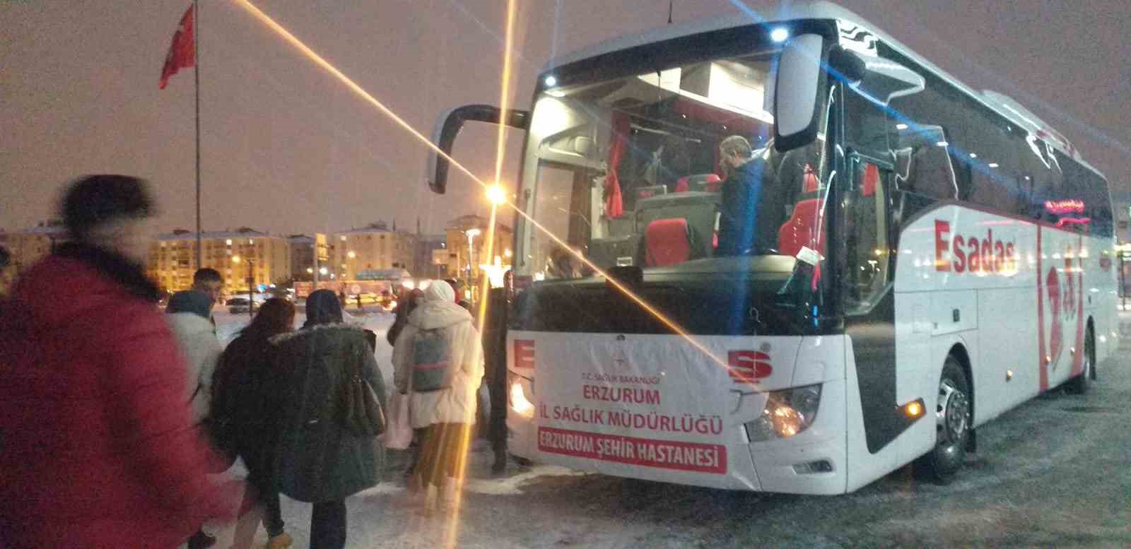 ERZURUM ŞEHİR HASTANESİ’NDE GÖREVLİ 14 DOKTOR, 26 HEMŞİRE VE SAĞLIK ÇALIŞANI DEPREM BÖLGESİNE GÖNDERİLDİ