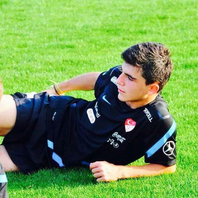 KAHRAMANMARAŞ'TA YAŞANAN DEPREMDE HAYATINI KAYBEDEN GİRESUNLU, KAHRAMANMARAŞ İSTİKLALSPOR OYUNCUSU SARUHAN BOLAT MEMLEKETİ GİRESUN'UN YAĞLIDERE İLÇESİNDE TOPRAĞA VERİLDİ
