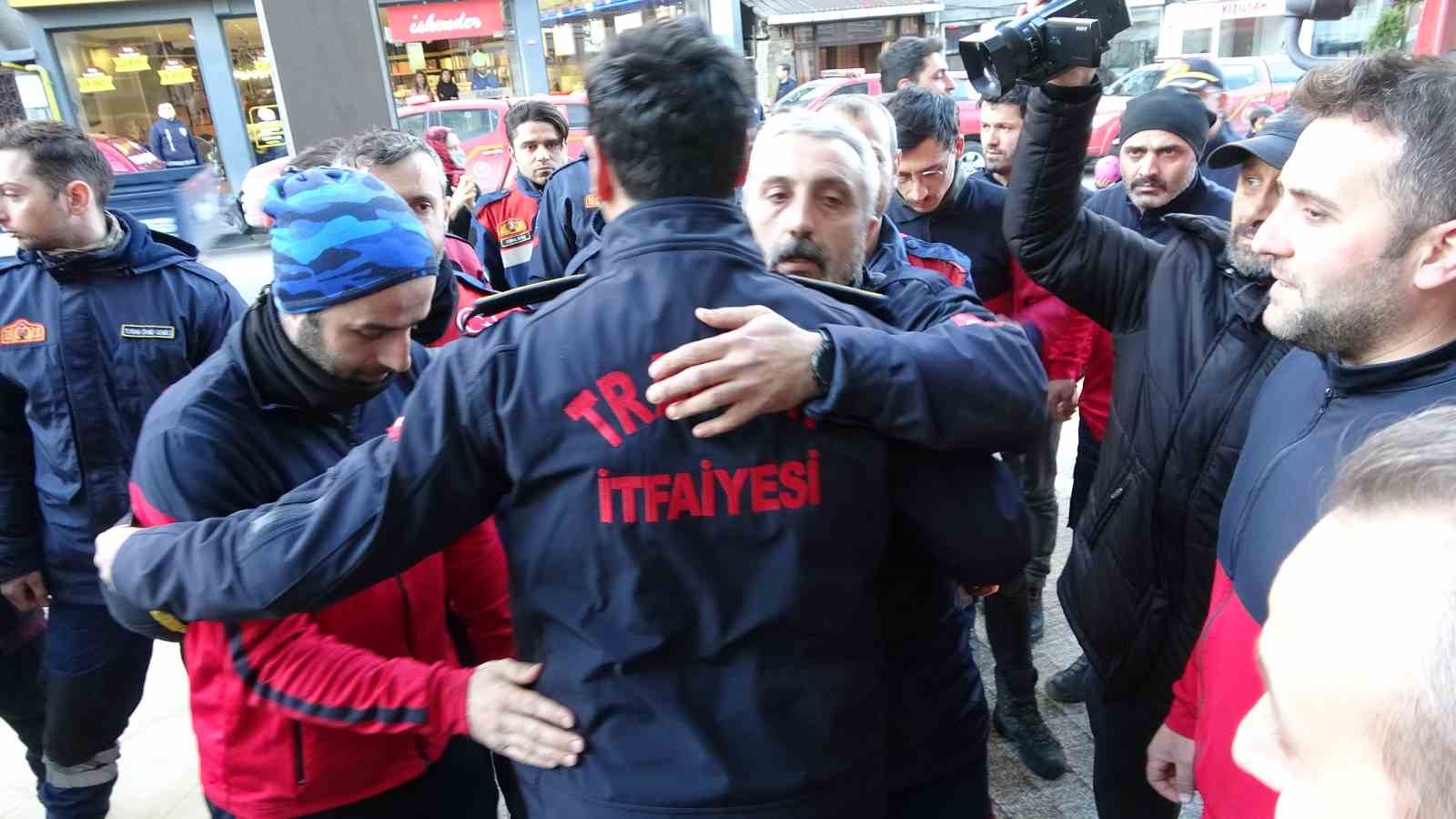DEPREM BÖLGESİNDE ARAMA KURTARMA ÇALIŞMALARINA KATILAN EKİP TRABZON’A DÖNDÜ