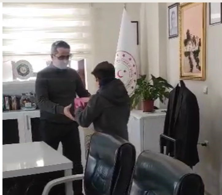 ERZURUM’DA NENE HATUN ÇOCUK EVLERİ SİTESİ, ATATÜRK ÇOCUK EVLERİ SİTESİ, ÇOCUK EVLERİ KOORDİNASYON MERKEZİ VE ÇOCUK DESTEK MERKEZİNDE BULUNAN ÇOCUKLARDAN TOPLANAN YAKLAŞIK 30 BİN LİRA AFAD HESABINA YATIRILDI