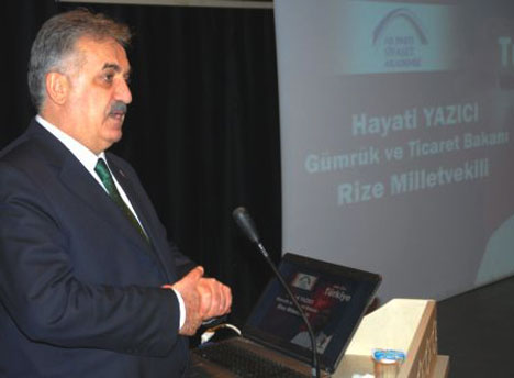 Bakan Yazıcı Kadın Kolları Kongresinde