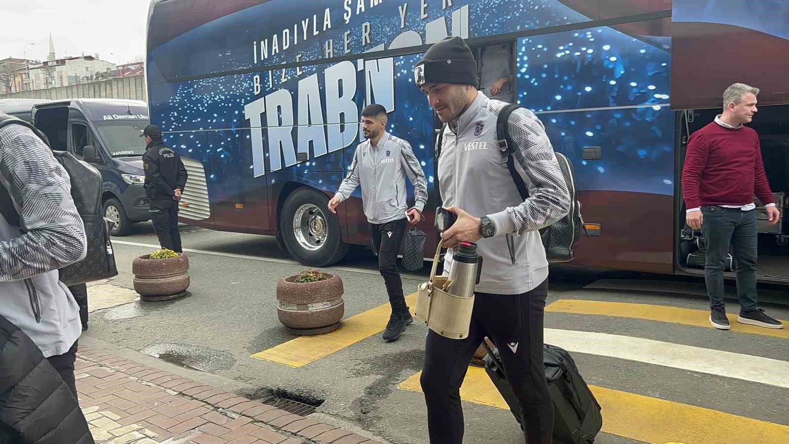 TRABZONSPOR, UEFA AVRUPA KONFERANS LİGİ PLAY-OFF TURU RÖVANŞ MAÇINDA YARIN DEPLASMANDA OYNAYACAĞI BASEL MAÇI İÇİN İSVİÇRE'YE GİTTİ