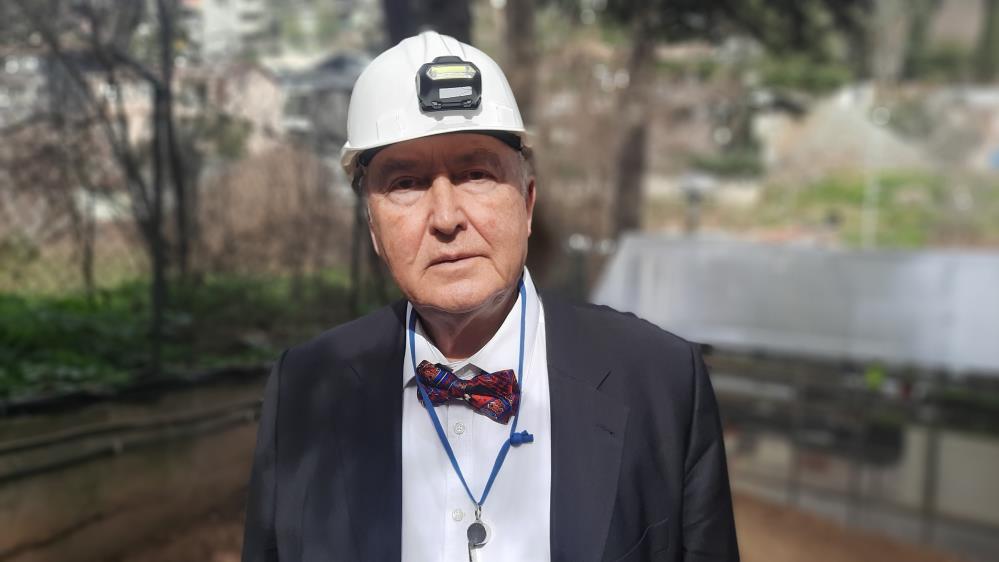 DEPREM UZMANI PROF. DR. ÖVGÜN AHMET ERCAN, MALATYA’DA MEYDANA GELEN 5,6’LIK DEPREM SONRASI UYARILARDA BULUNDU. BU DEPREMİN ARTÇI OLDUĞUNU SÖYLEYEN ERCAN "EVLERE KESİNLİKLE GİRİLMEMELİDİR" UYARISINDA BULUNDU