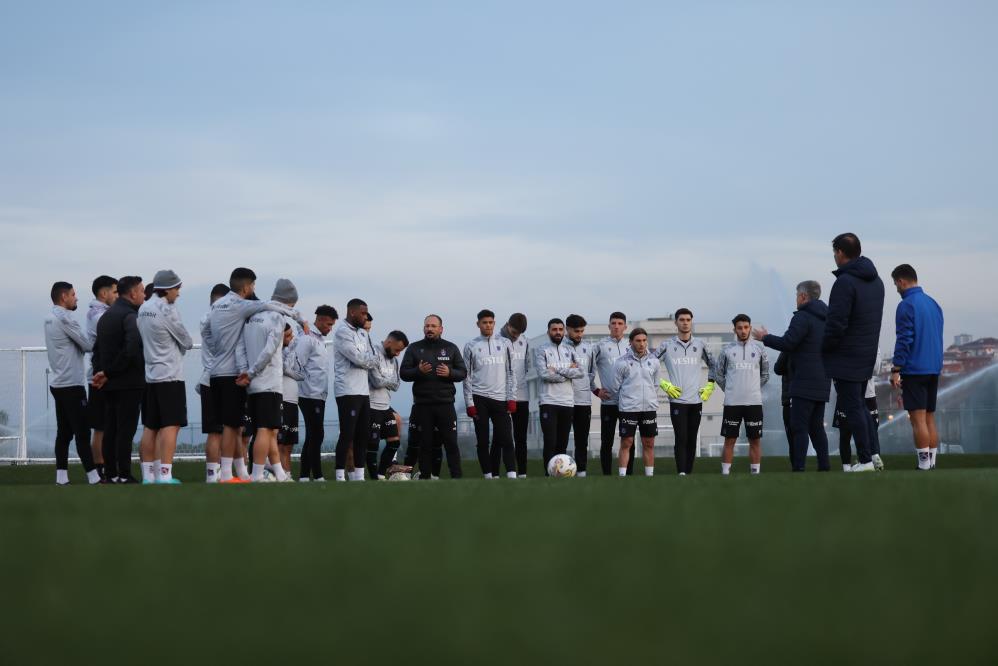 TRABZONSPOR, SPOR TOTO SÜPER LİG'İN 24. HAFTASINDA SAHASINDA KARŞILAŞACAĞI ÜMRANİYESPOR MAÇININ HAZIRLIKLARINA BAŞLADI
