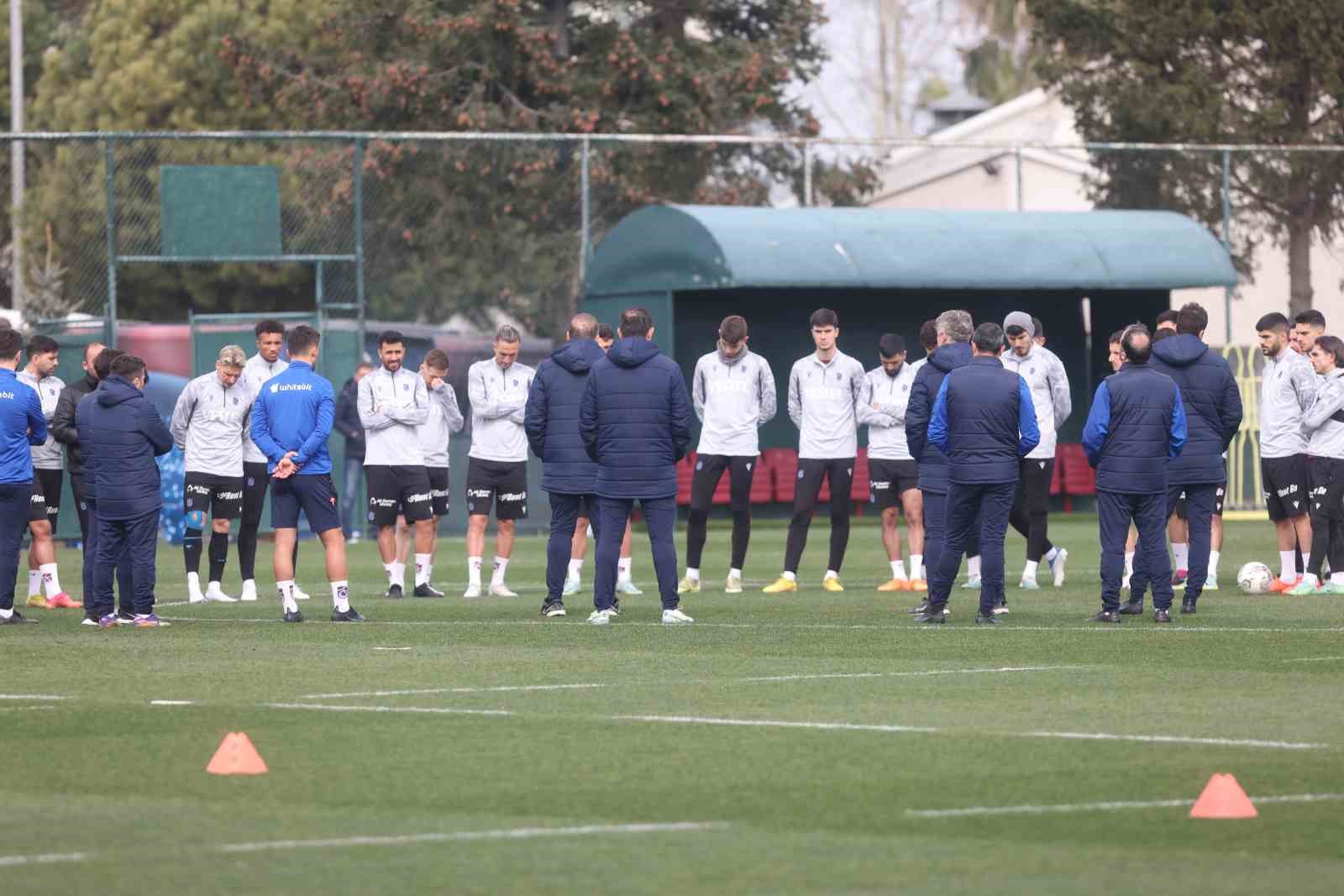 TRABZONSPOR, SPOR TOTO SÜPER LİG'İN 24. HAFTASINDA EVİNDE OYNAYACAĞI ÜMRANİYESPOR MAÇINININ HAZIRLIKLARINI YAPTIĞI ANTRENMANLA SÜRDÜRDÜ