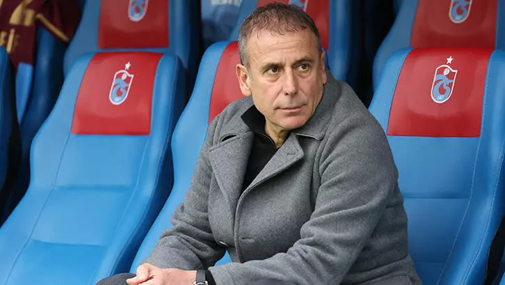 TRABZONSPOR'DA TEKNİK DİREKTÖR ABDULLAH AVCI GÖREVİNDEN İSTİFA ETTİ
