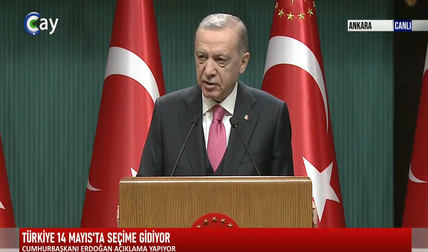 CUMHURBAŞKANI RECEP TAYYİP ERDOĞAN, TÜRKİYE'Yİ SEÇİME GÖTÜRECEK O ÖNEMLİ KARARI İMZALADI. SEÇİMLER 14 MAYIS’TA YAPILACAK