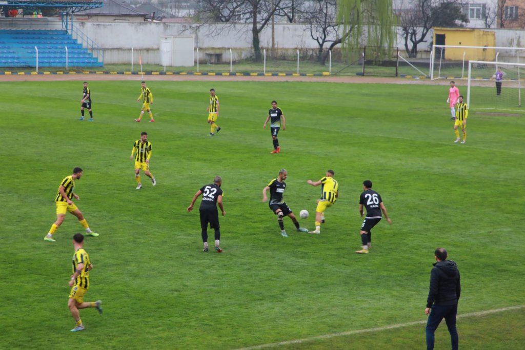 TFF 3. LİG 3. GRUP 24. HAFTA MAÇINDA FATSA BELEDİYESPOR SAHASINDA KARŞILAŞTIĞI MUŞ 1984 SPOR İLE 0 - 0 BERABERE KALDI