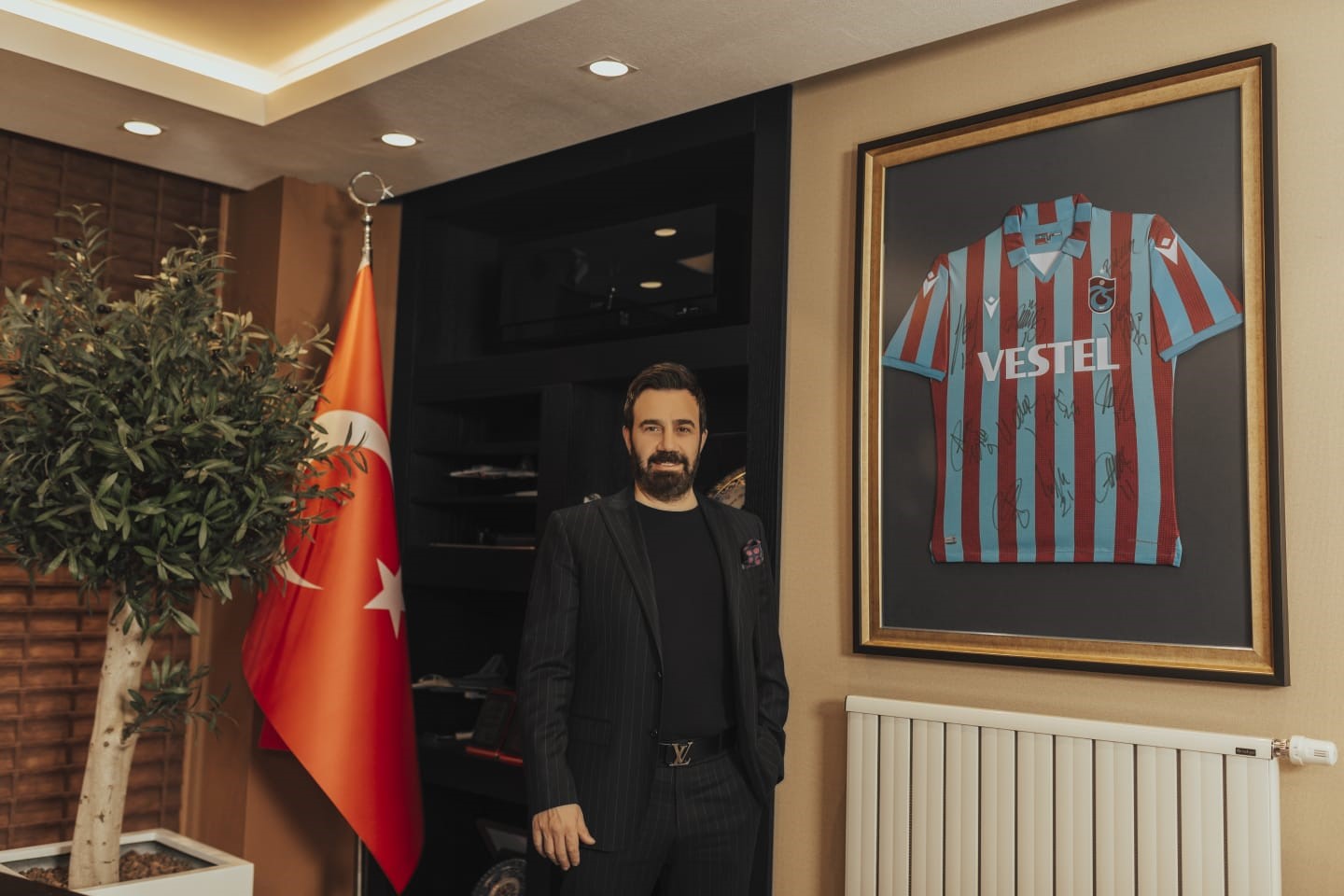 ANKARA TRABZONSPORLU İŞ İNSANLARI VE BÜROKRATLARI DERNEĞİ BAŞKANI SÜLEYMAN ADANUR, TRABZONSPOR'UN EN BÜYÜK GÜCÜNÜN BİRLİK, BERABERLİK VE ŞAMPİYONLUĞU GETİREN KENETLENME RUHU OLDUĞUNU SÖYLEDİ