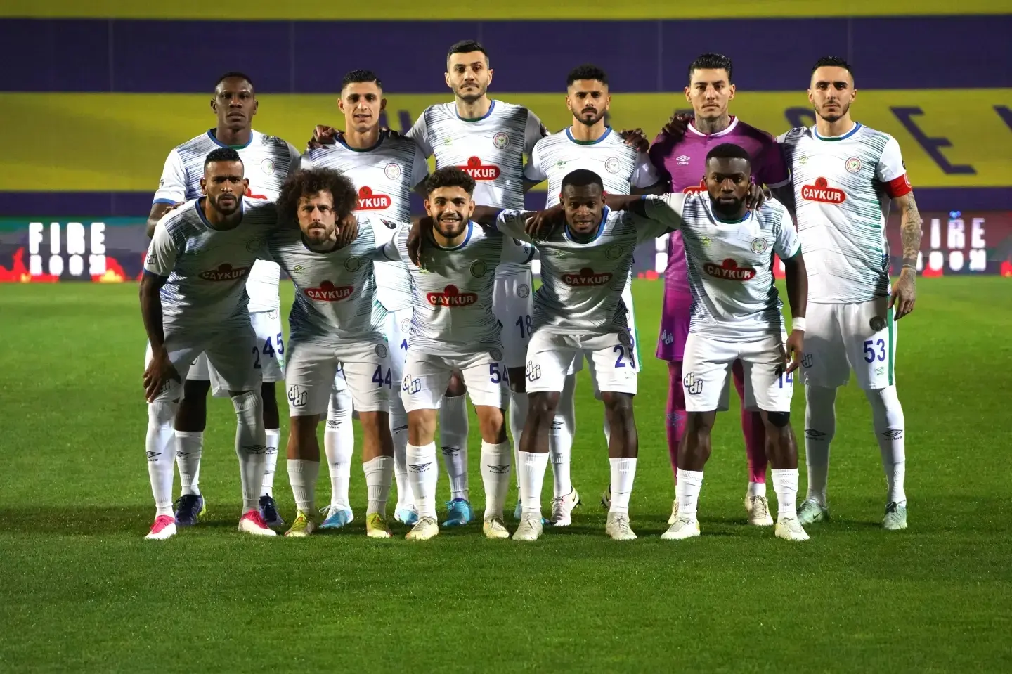 ÇAYKUR RİZESPOR EYÜPSPOR GALİBİYETİNDEN SONRA 49 PUANLA 3.'LÜĞE YÜKSELDİ