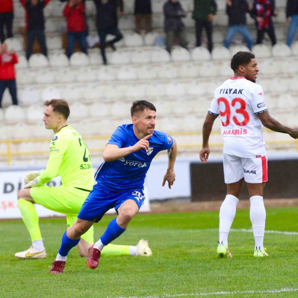 SPOR TOTO 1. LİG'İN 29. HAFTASINDA BOLUSPOR , KONUK ETTİĞİ LİG LİDERİ SAMSUNSPOR'A 5 - 1 'LİK SKORLA MAĞLUP OLDU