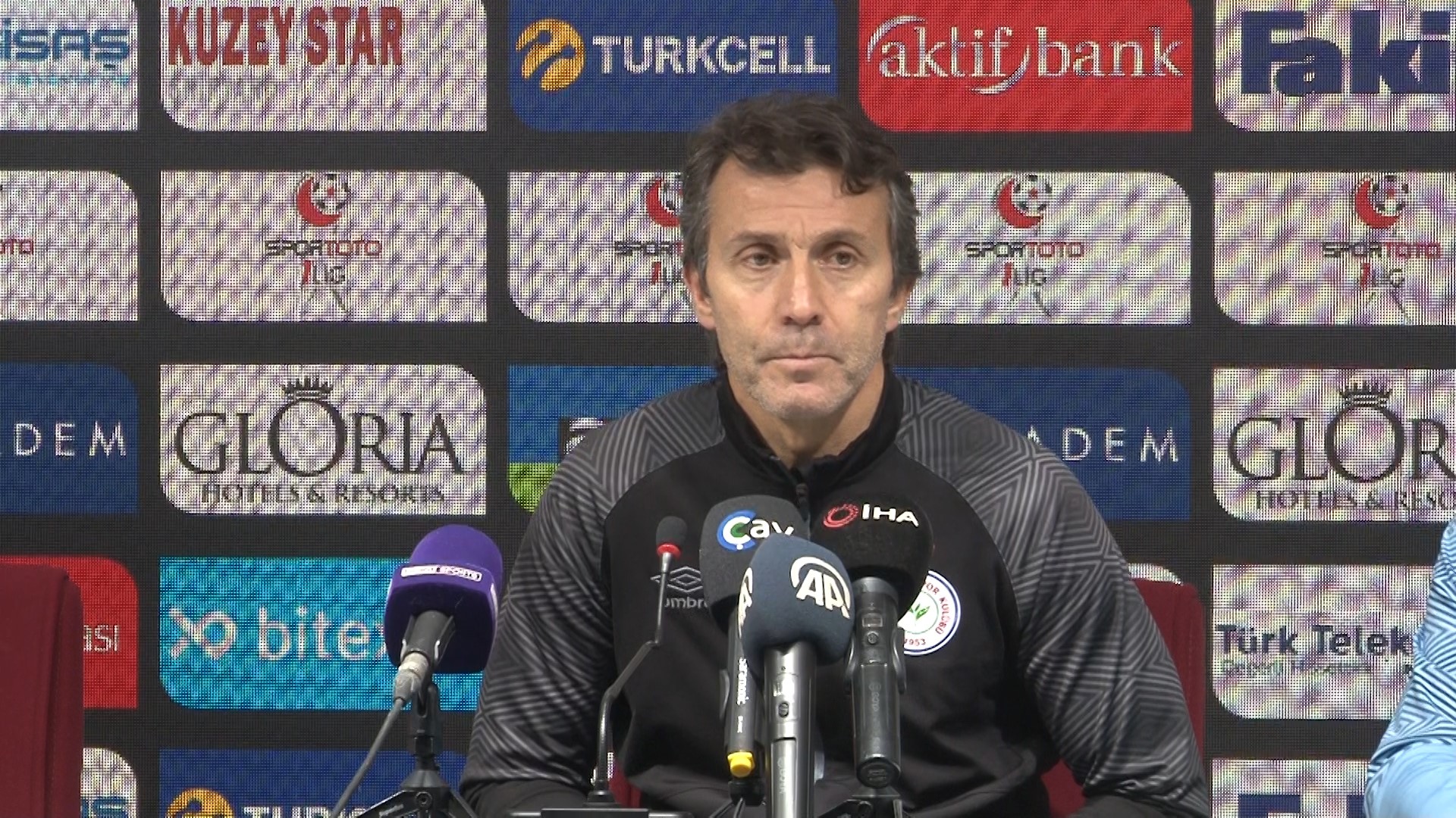 ÇAYKUR RİZESPOR TEKNİK DİREKTÖRÜ BÜLENT KORKMAZ: "HAK ETTİĞİMİZ BİR GALİBİYETTİ"