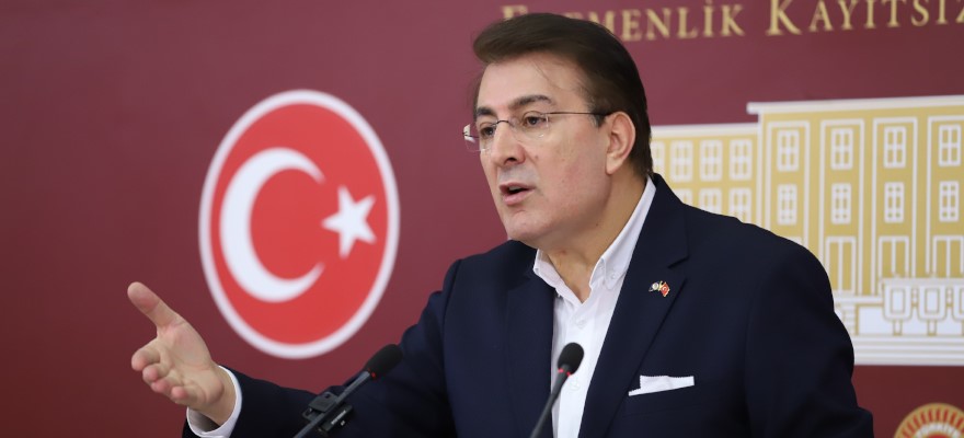 ERZURUM'UN BİR YÜKSEK DEĞERLER ŞEHRİ OLDUĞU, ERZURUM İSMİNİN ERZURUM'DAN DAHA ÖTESİNİ İFADE ETTİĞİNİ BELİRTEN MİLLETVEKİLİ AYDEMİR, "ERZURUM TÜRK MİLLETİNİN DURUŞU VE ÜSLUBUNU TEMSİL EDER DEDİ