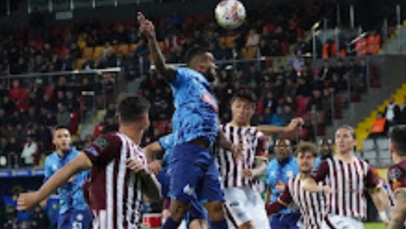 Ç.RİZESPOR BÜYÜK ŞANSI TEPTİ. Ç.RİZESPOR KENDİ SAHASINDA BEYÇİMONTO BANDIRMASPOR'LA 0 - 0 BERABERE KALDI