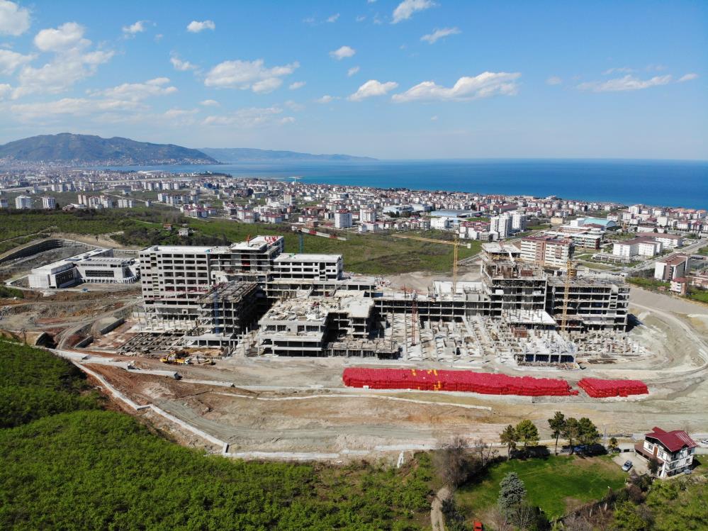 ORDU'YA SAĞLIK ALANINDA SINIF ATLATACAK 900 YATAKLI ŞEHİR HASTANESİ İNŞAATINDAKİ ÇALIŞMALAR HIZLA DEVAM EDİYOR