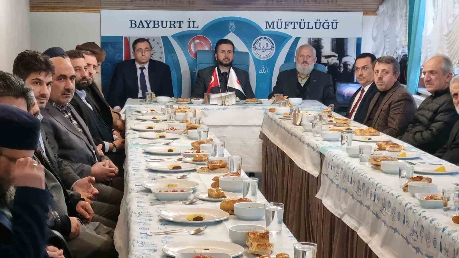 DİYANET İŞLERİ BAŞKANLIĞI İLE TDV İŞ BİRLİĞİNDE ZEKAT KONUSUNDA VATANDAŞLARI BİLGİLENDİRMEK VE ZEKAT BİLİNCİNİN DAHA GENİŞ KİTLELERE ULAŞMASINI SAĞLAMAK AMACIYLA "2023 RAMAZAN VE ZEKAT İYİLİK BULUŞMALARI" DÜZENLENİ