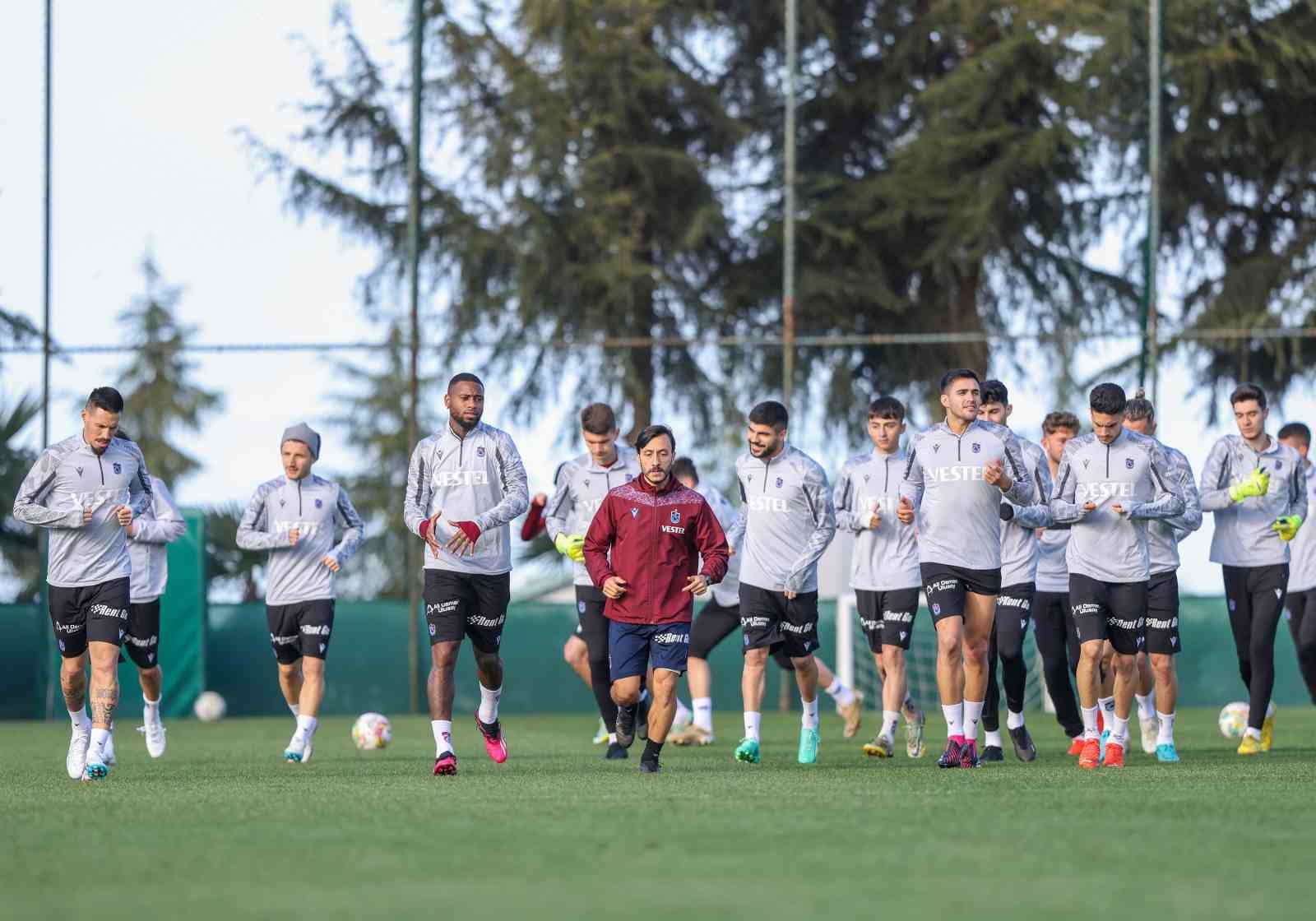 ŞAMPİYONLUK SEZONUNUN ARDINDAN BU SEZON ZOR GÜNLER GEÇİREN VE HEDEFSİZ KALAN TRABZONSPOR KÖTÜ GİDİŞATINA BEŞİKTAŞ KARŞISINDA DUR DEMEYİ PLANLIYOR
