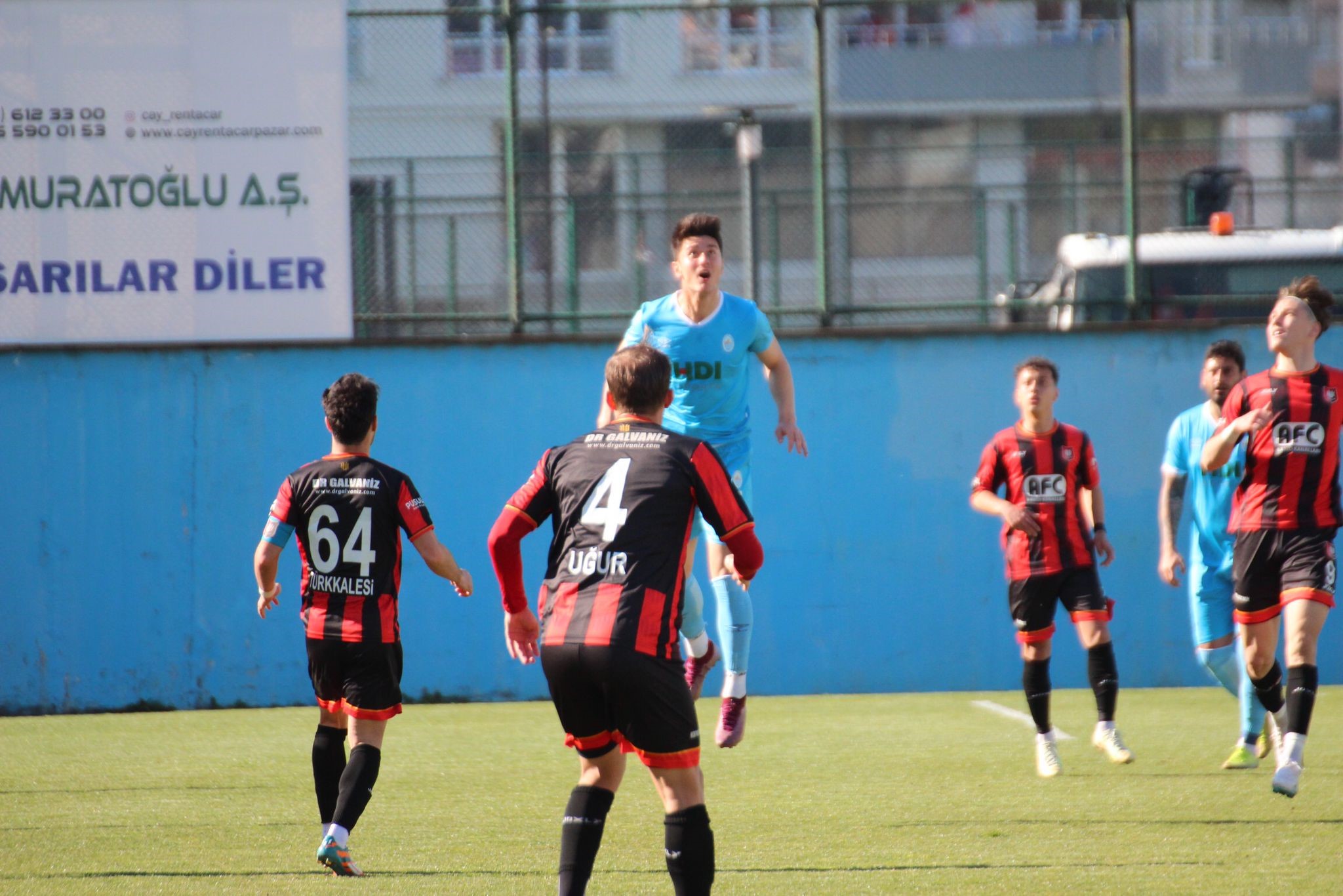TFF 2. LİG KIRMIZI GRUP'UN 32. HAFTA MAÇINDA PAZARSPOR , EVİNDE AĞIRLADIĞI UTAŞ UŞAKSPOR İLE 2 - 2 BERABERE KALDI
