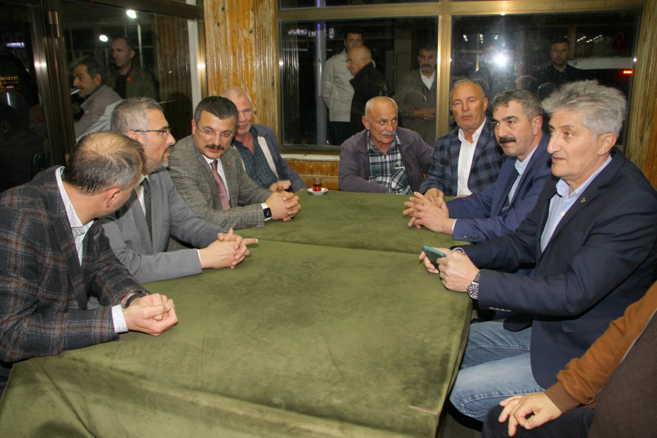 MİLLİYETÇİ HAREKET PARTİSİ RİZE MİLLETVEKİLİ ADAYLARINA İLGİ HER GEÇEN GÜN DAHA DA ARTIYOR. İKİZDERE İLÇESİNDE İFTAR PROGRAMINA KATILAN MHP RİZE MİLLETVEKİLİ ADAYLARINA HALK TARFINDAN YOĞUN İLGİ GÖSTERİLDİ