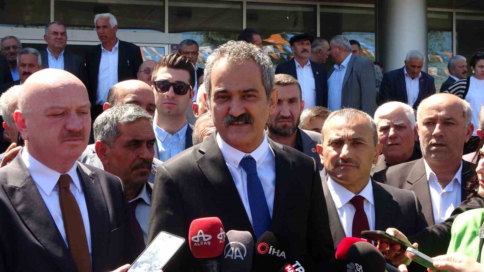 MİLLİ EĞİTİM BAKANI MAHMUT ÖZER, ORDU'NUN KUMRU VE KORGAN İLÇELERİNDEKİ DEVLET HASTANELERİNİN D SEVİYESİNDEN C SEVİYESİNE YÜKSELTİLDİĞİNİ AÇIKLADI
