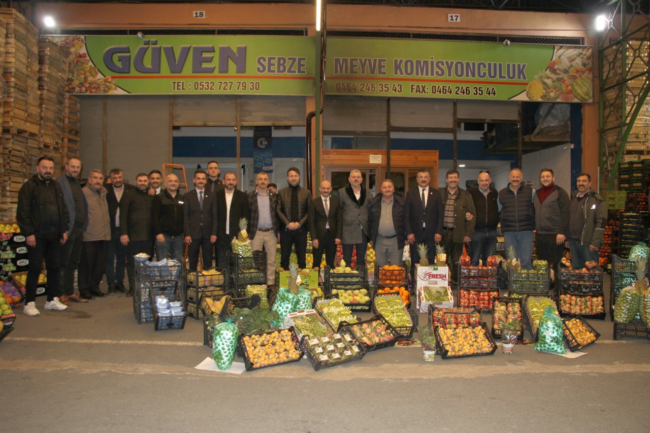 MHP RİZE MİLLETVEKİLİ ADAYI BAKIRCI HAL ESNAFI İLE BULUŞTU. BİR TÜRLÜ ÇIKMAK BİLMEYEN HAL KANUNU VAR. GEREKLİ DÜZENLENMENİN GERÇEKLEŞMESİ İÇİN CANLA BAŞLA ÇALIŞACAĞIZ” İFADELERİNİ KULLANDI