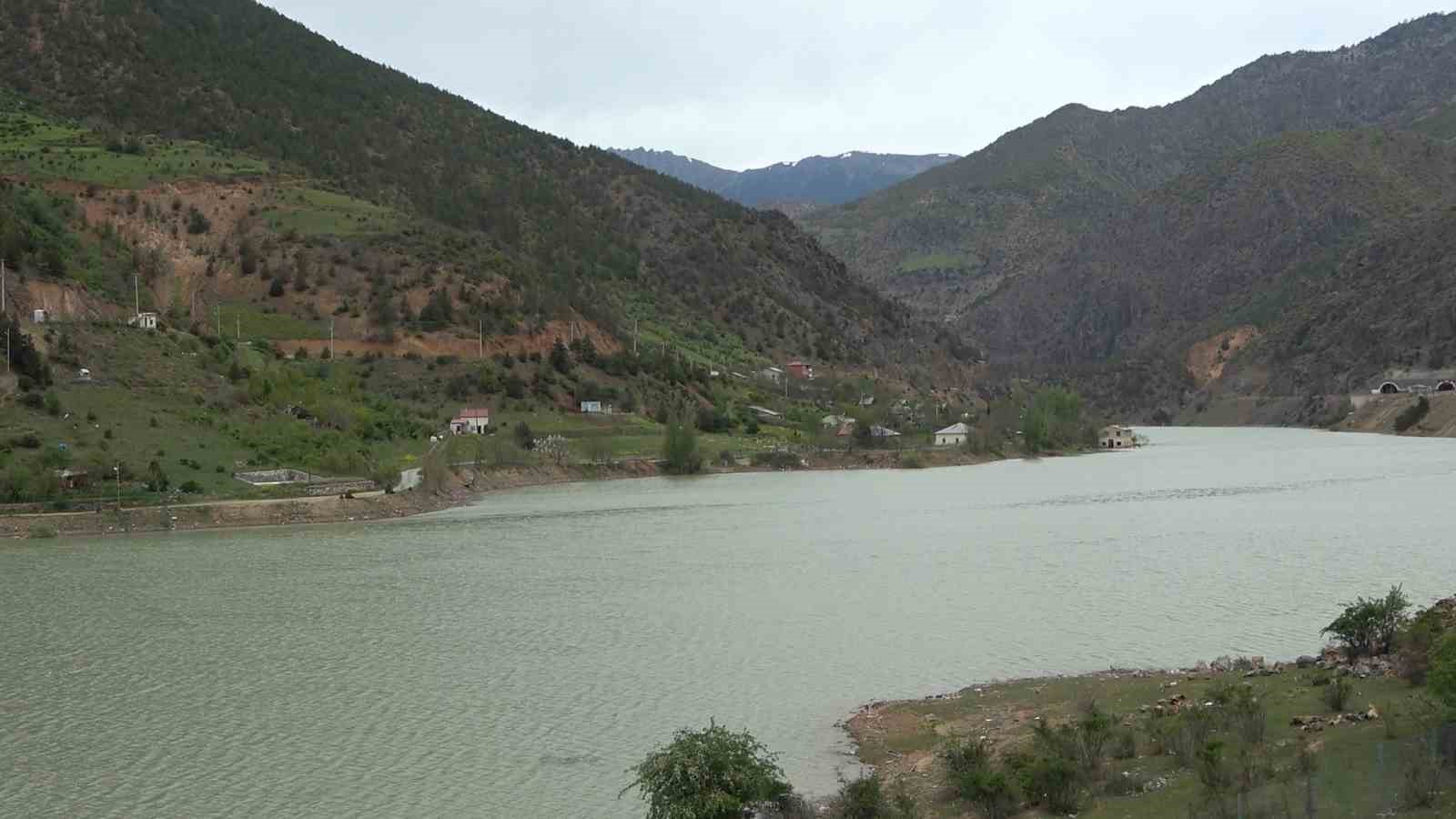 KIŞ MEVSİMİNDE ÇÖLE DÖNEN TORUL BARAJ GÖLÜ’NDE SU SEVİYESİ NORMALE DÖNDÜ