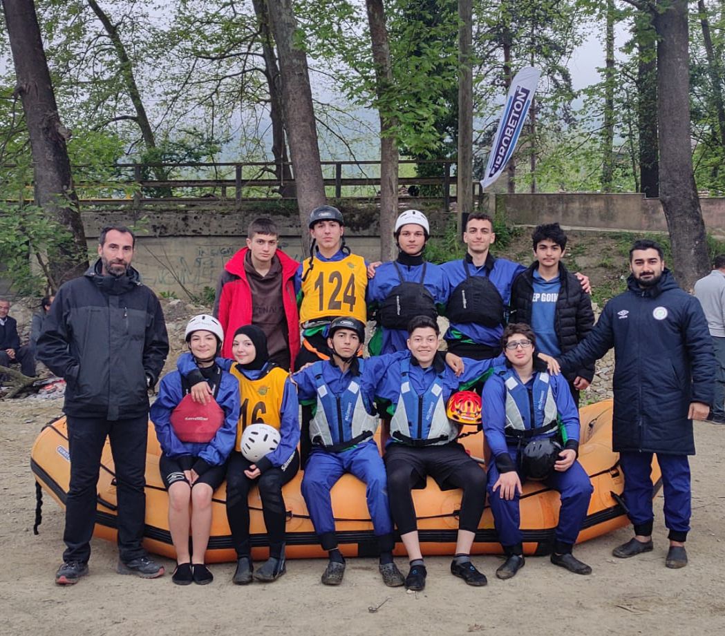 TÜRKİYE KANO FEDARASYONU TARAFINDAN DÜZCE'DE DÜZENLENEN TÜRKİYE RAFTİNG ŞAMPİYONASI'NDA Ç.RİZESPOR U19 MİX VE U23 ERKEK KATEGORİSİNDE TÜRKİYE 1. OLDU