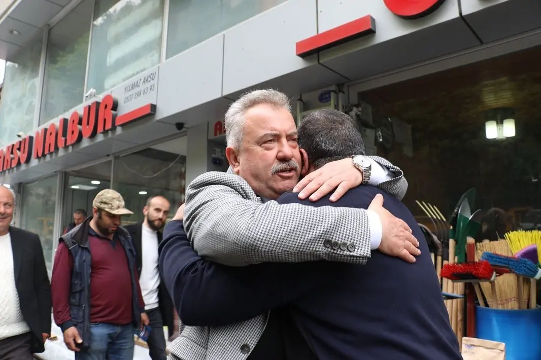 AK PARTİ RİZE MİLLETVEKİLİ ADAYI YILMAZ KATMER ; RİZE BİZİM SEVDAMIZ DİYEREK HALK ARASINDA SAMİMİ SOHBETLERİYLE HALKI KUCAKLAMAYA DEVAM EDİYOR