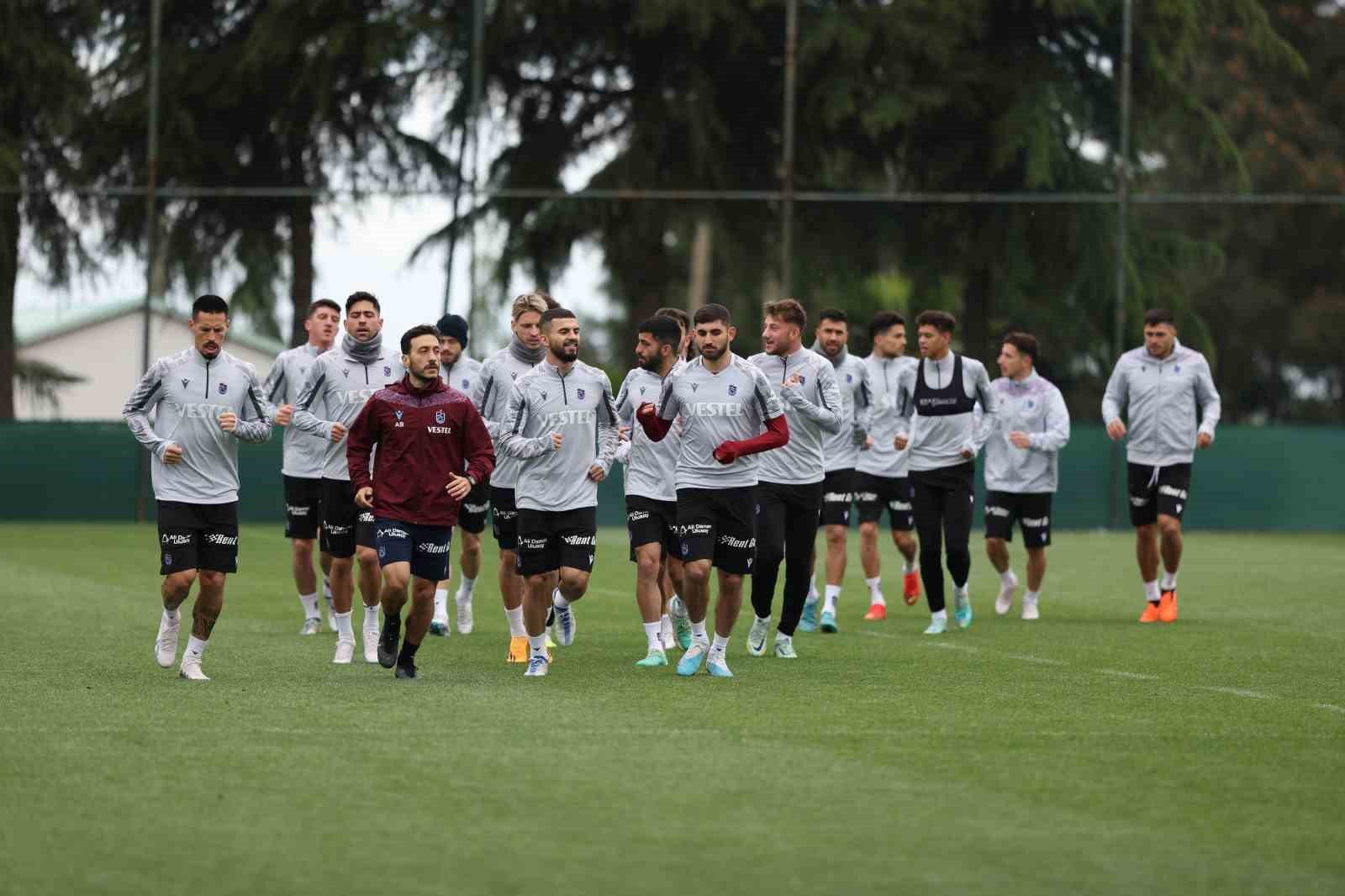 TRABZONSPOR, SPOR TOTO SÜPER LİG'İN 34. HAFTASINDA DEPLASMANDA OYNAYACAĞI FENERBAHÇE MAÇI HAZIRLIKLARINI SÜRDÜRDÜ