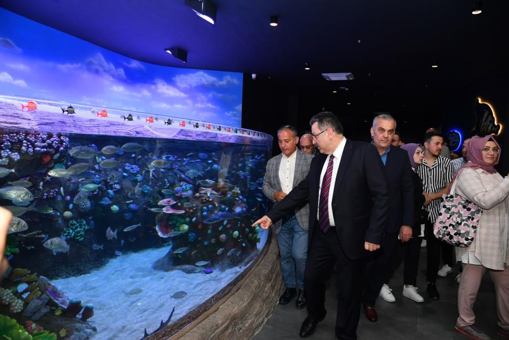 TRABZON'UN ORTAHİSAR İLÇESİNDE AÇILDIĞI GÜNDEN İTİBAREN YOĞUN İLGİ GÖREN TRABZON AKVARYUMU, İLK YILINDA 293 BİN 718 ZİYARETÇİYİ AĞIRLADI