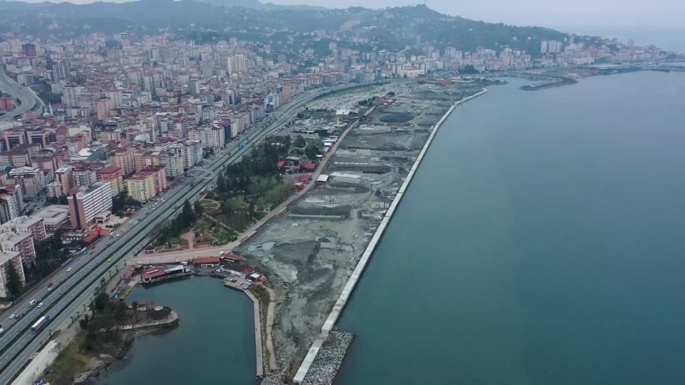 DENİZ DOLDURULARAK YAPILAN RİZE MİLLET BAHÇESİ'NİN İHALESİ YAPILIRKEN, ÜST YAPI ÇALIŞMALARINA BAŞLANACAĞI BİLDİRİLDİ