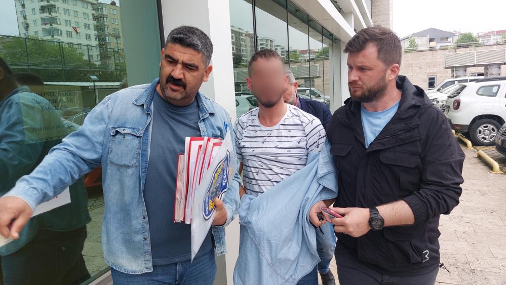 SAMSUN'DA ALACAK-VERECEK MESELESİ YÜZÜNDEN ÇIKAN KAVGADA SATIRLA BİR KİŞİYİ YARALADIĞI İDDİA EDİLEN KASAP, POLİS TARAFINDAN GÖZALTINA ALINDI